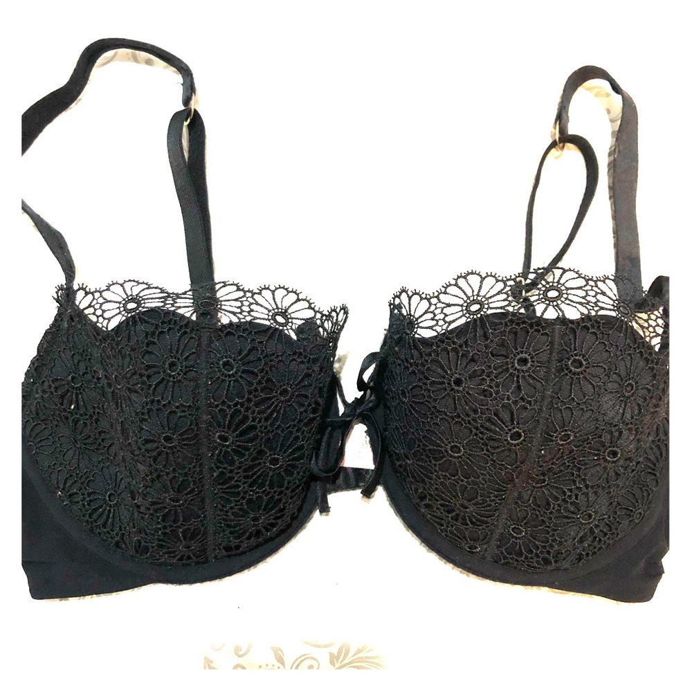 Very Sexy Victoria’s Secret Push up ❤️💋